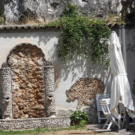 B&B La Tana Dell'Orso Villalago Luaran gambar
