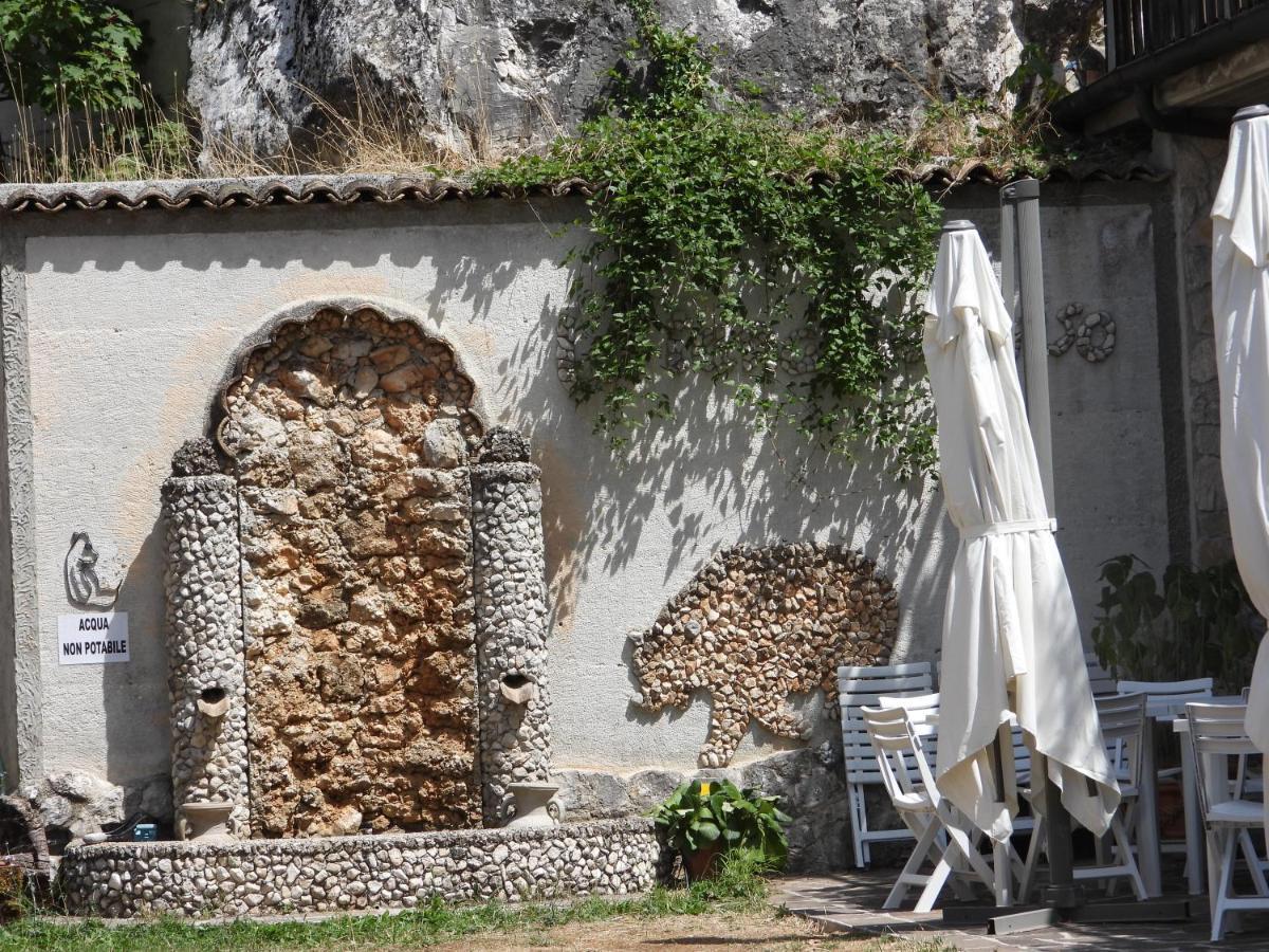 B&B La Tana Dell'Orso Villalago Luaran gambar