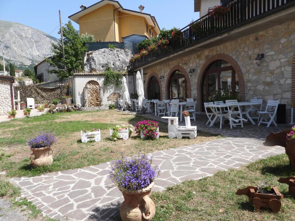 B&B La Tana Dell'Orso Villalago Luaran gambar