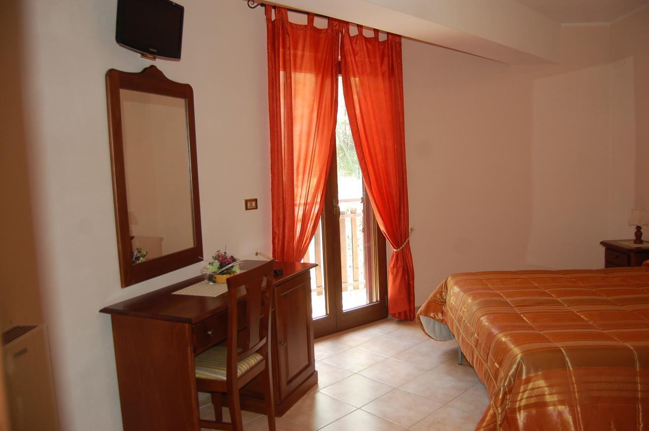 B&B La Tana Dell'Orso Villalago Luaran gambar