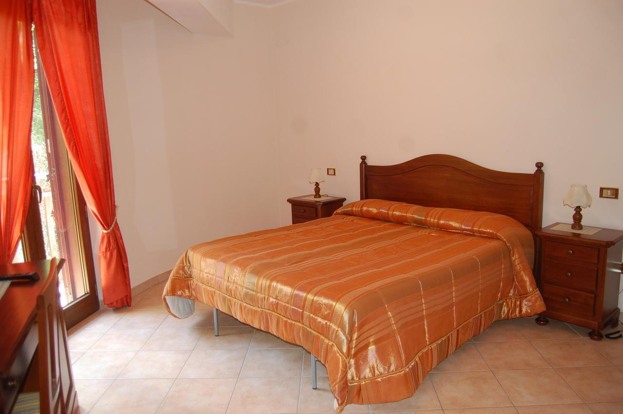 B&B La Tana Dell'Orso Villalago Luaran gambar