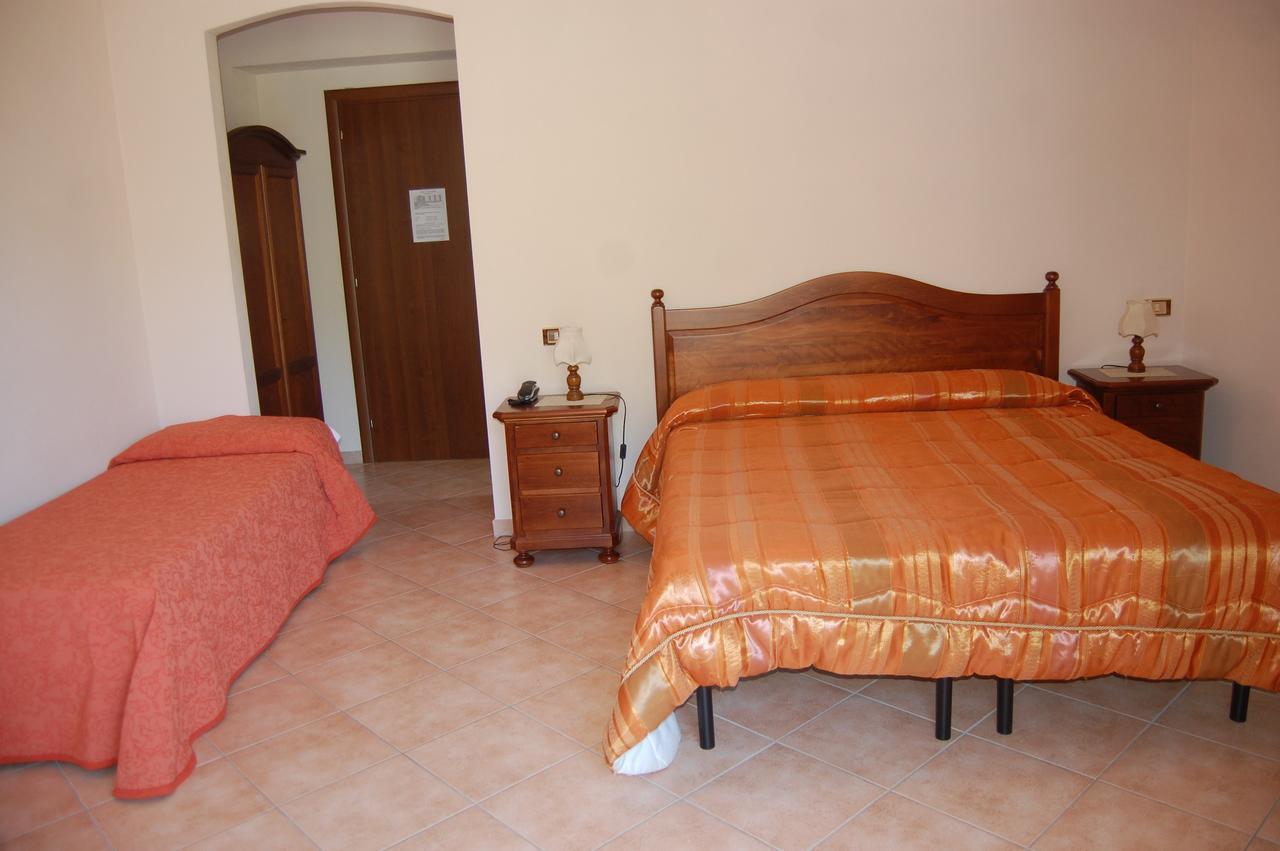B&B La Tana Dell'Orso Villalago Luaran gambar