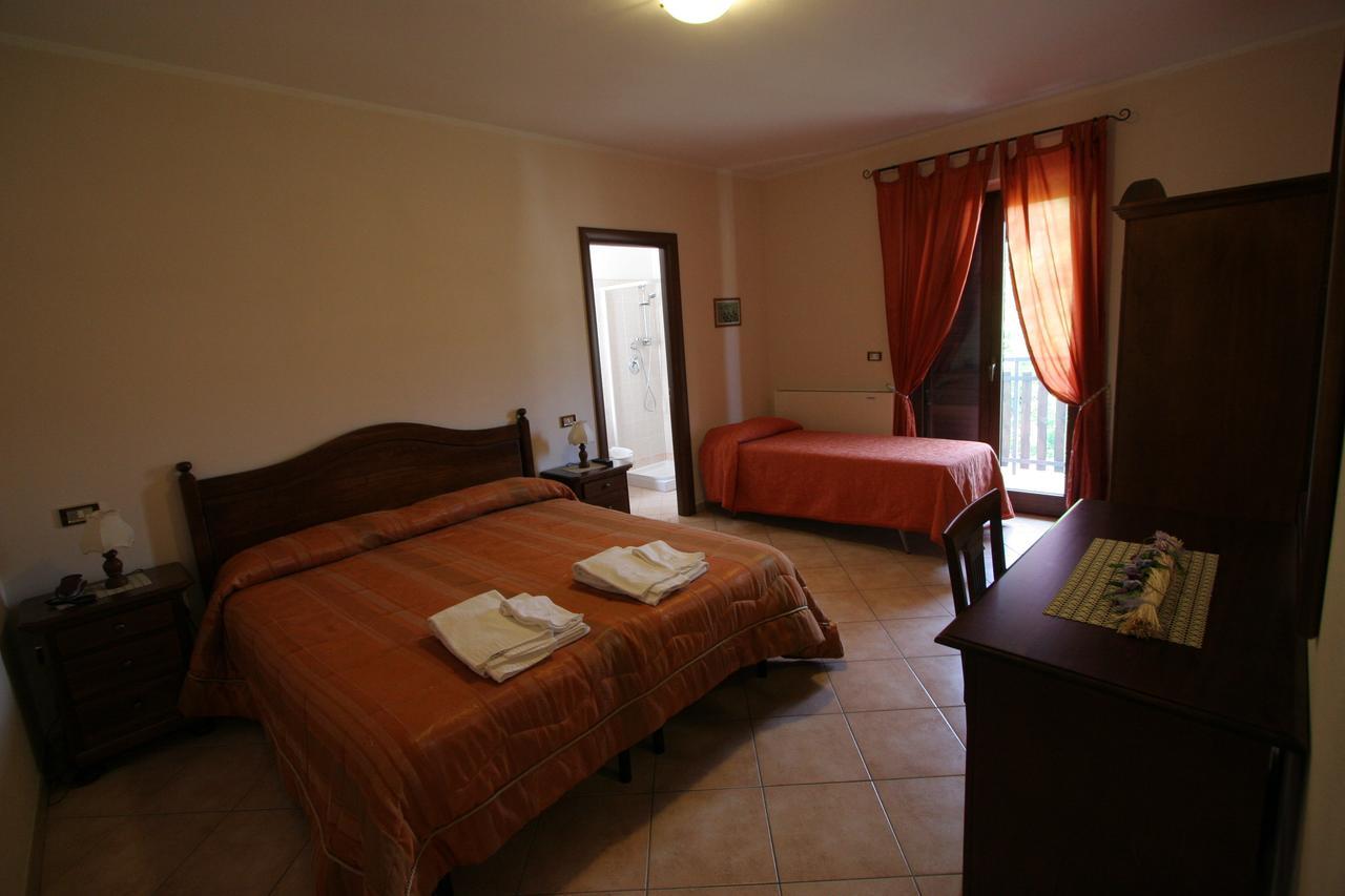 B&B La Tana Dell'Orso Villalago Luaran gambar